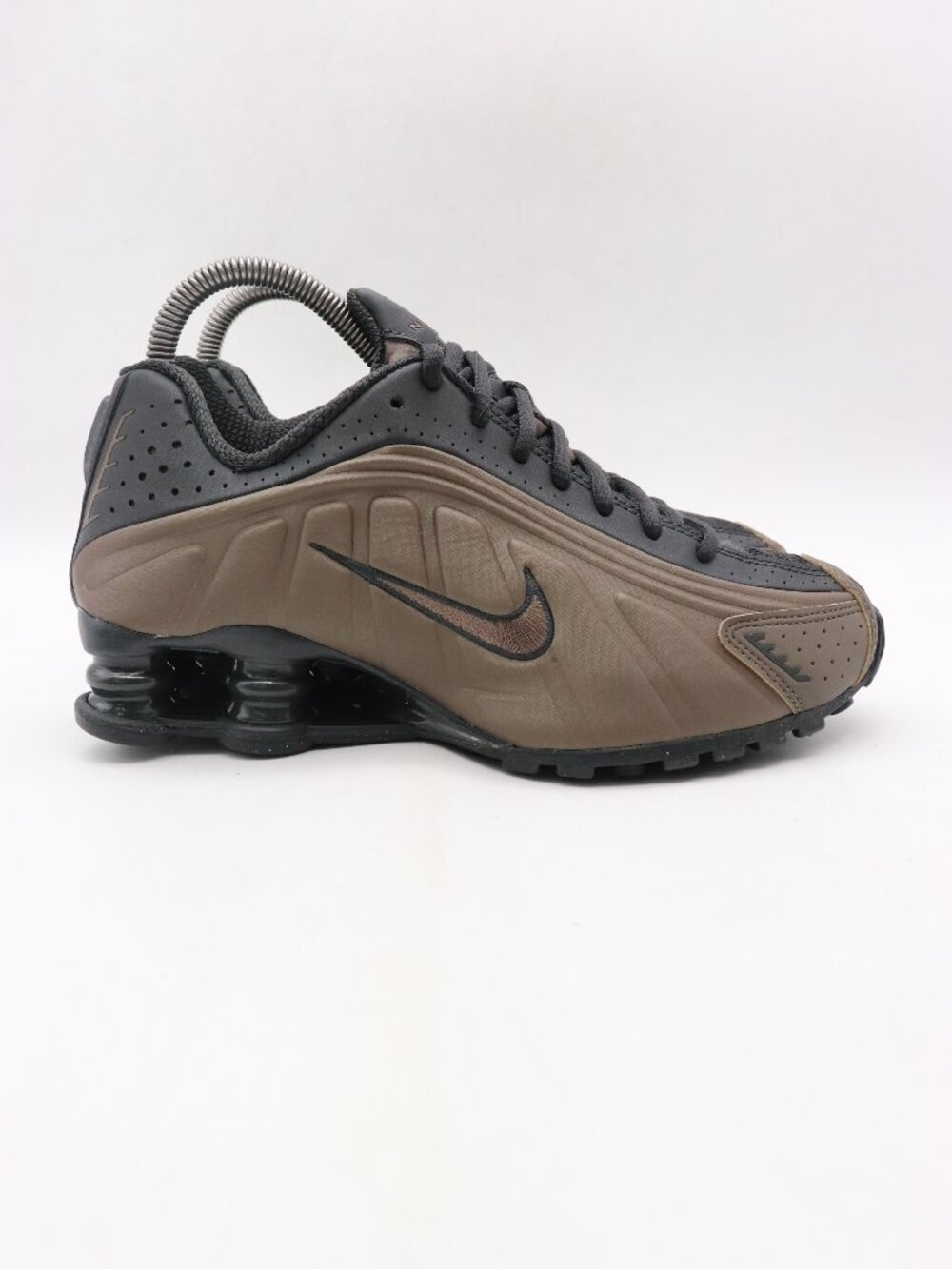 Nike Shox R4 Women's Size 6.5 Ironstone Off Noir Sneaker's Shoes AR3565-007